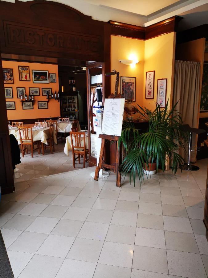 Osteria Dei Locandieri 아바디아산살바토레 외부 사진